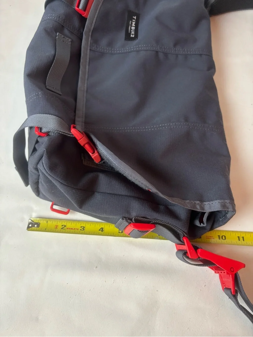 TIMBUK2 Classic Messenger Bag Charcoal Gray Red Crossbody Unisex Padded Strap S